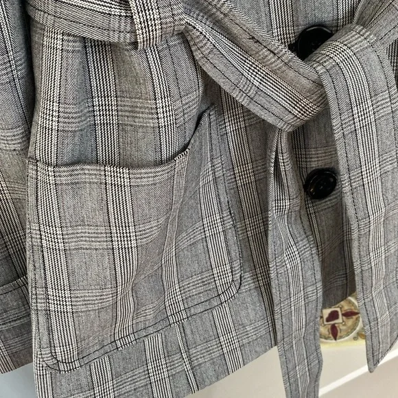 Reitmans Grey Black and White Buttoned & Belted Jacket Blazer, Size 13 - Picture 7 of 14